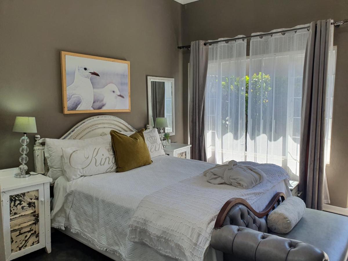 Waterhouse Guest Lodge In Waterkloof Преторія Екстер'єр фото