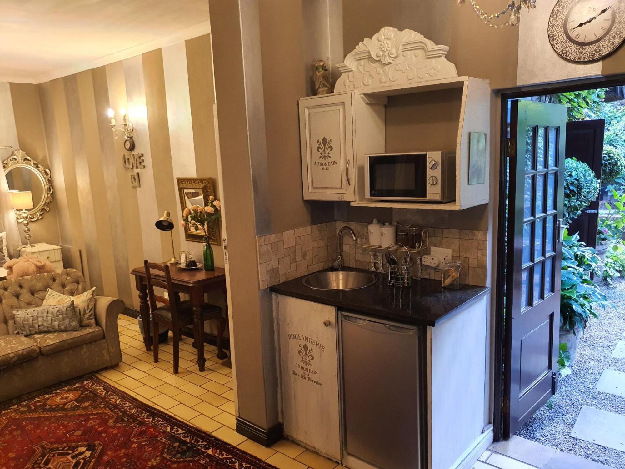 Waterhouse Guest Lodge In Waterkloof Преторія Номер фото