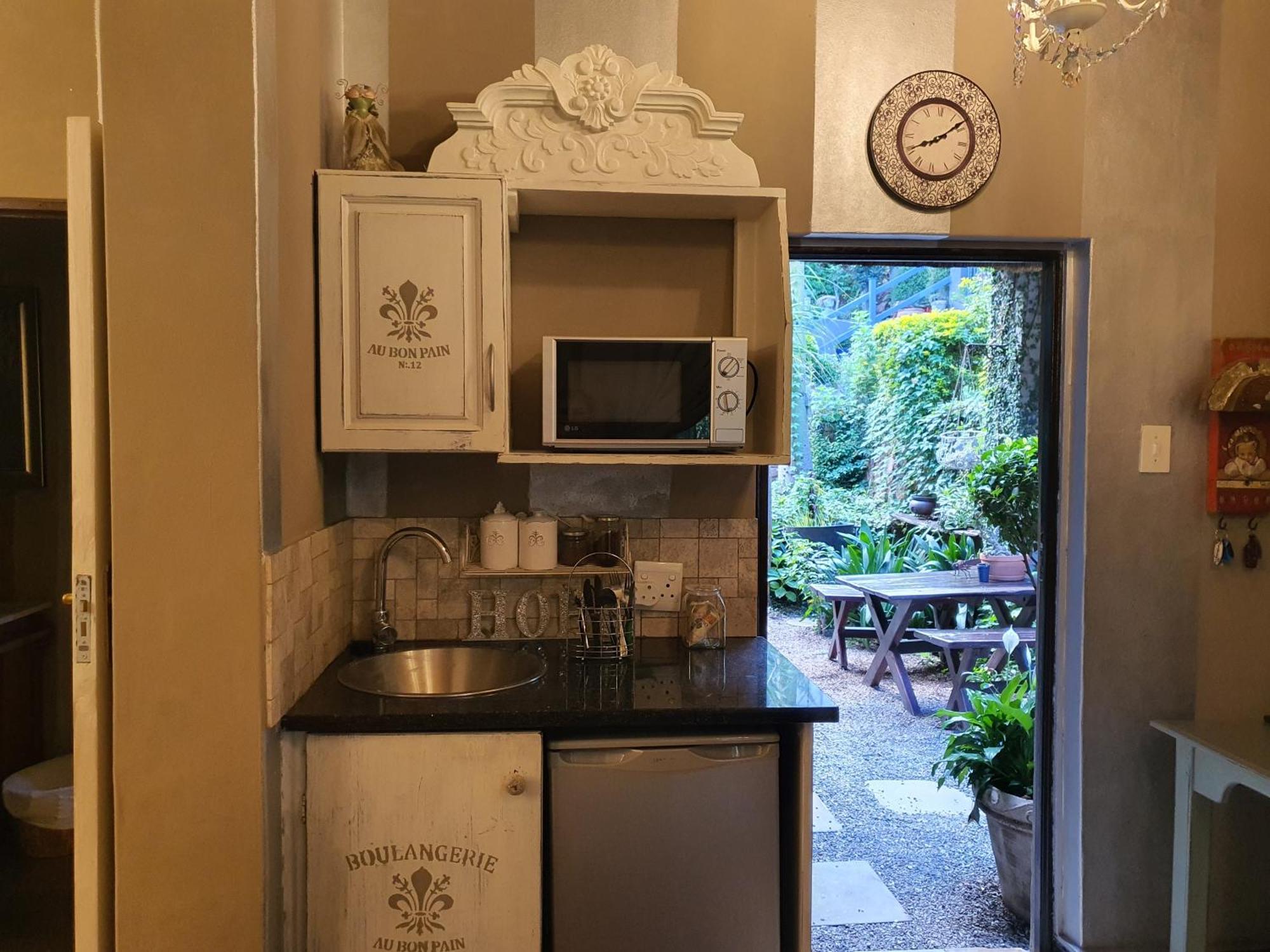 Waterhouse Guest Lodge In Waterkloof Преторія Номер фото