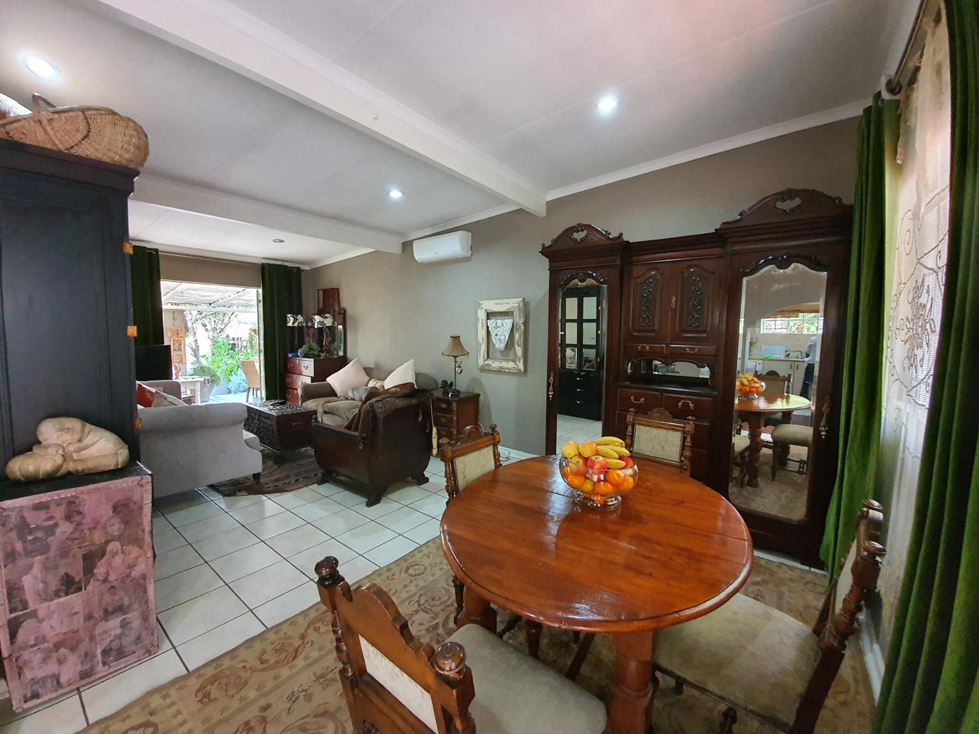 Waterhouse Guest Lodge In Waterkloof Преторія Номер фото