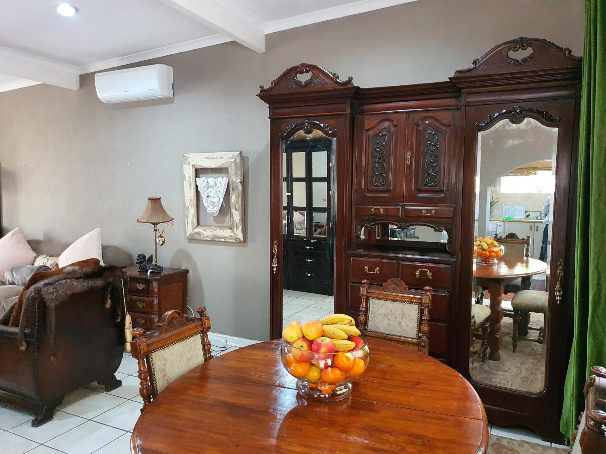 Waterhouse Guest Lodge In Waterkloof Преторія Номер фото