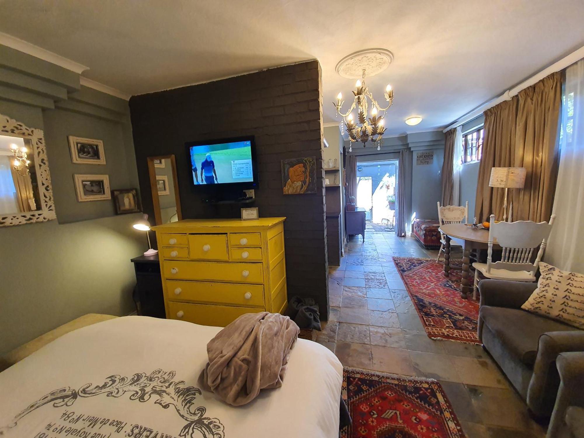 Waterhouse Guest Lodge In Waterkloof Преторія Номер фото