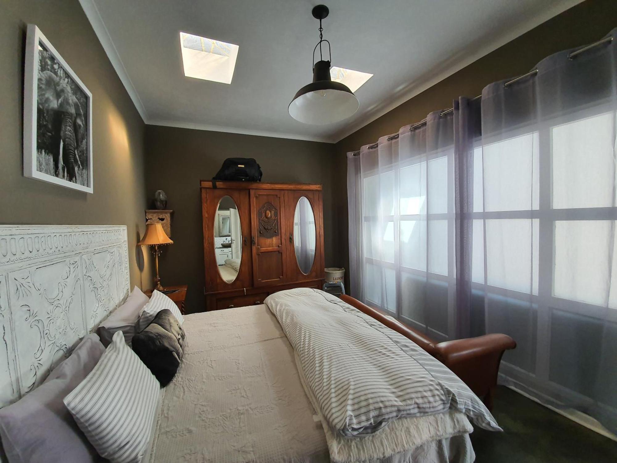 Waterhouse Guest Lodge In Waterkloof Преторія Номер фото