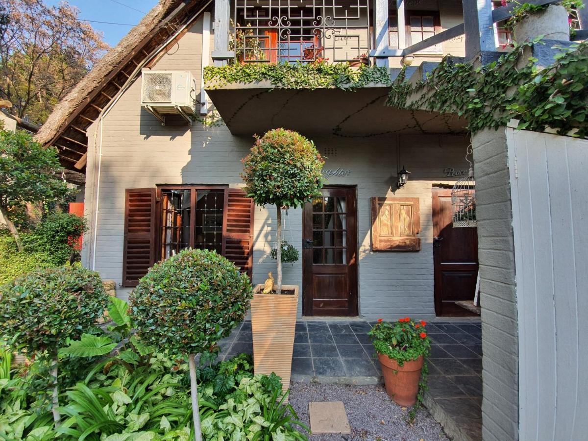 Waterhouse Guest Lodge In Waterkloof Преторія Екстер'єр фото